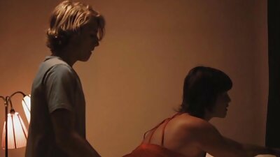 סרטון פורנו תוצרת גייז סקס חינם בית נלהב עם אישה צעירה רזה.
